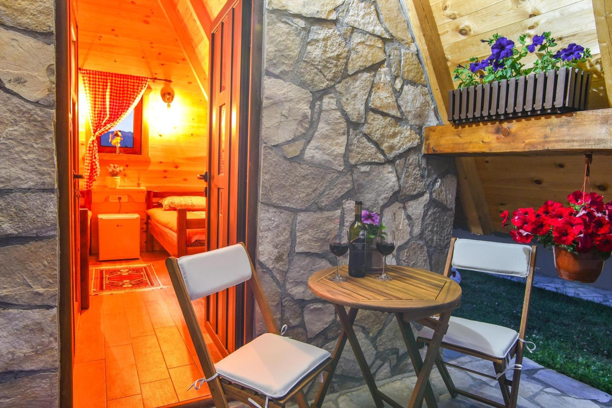 Cottages Big Bear Žabljak Exteriör bild